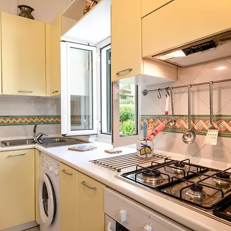 Apartment Centre Flats *